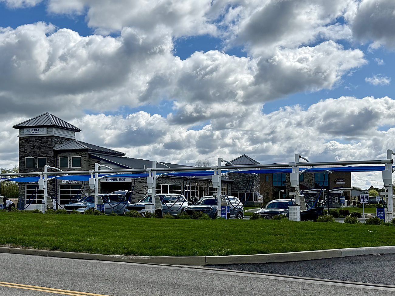 Ultra Car Wash exterior and vacuum canopy